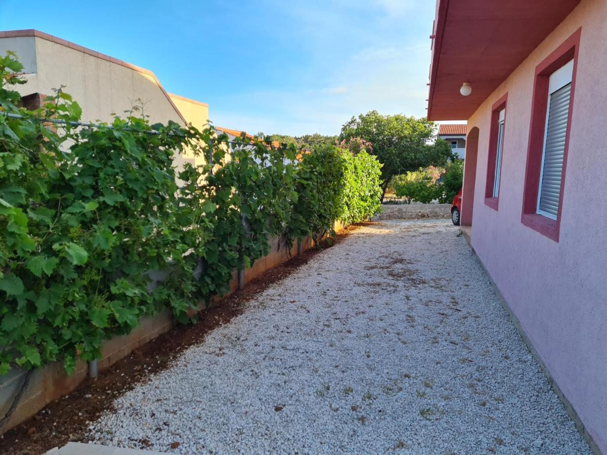 Apartments Ema Vir Kültér fotó